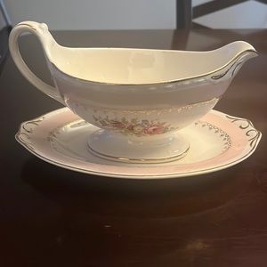 Vintage 40s Homer Laughlin Marilyn Chateau Pink Gravy Boat with Underplate